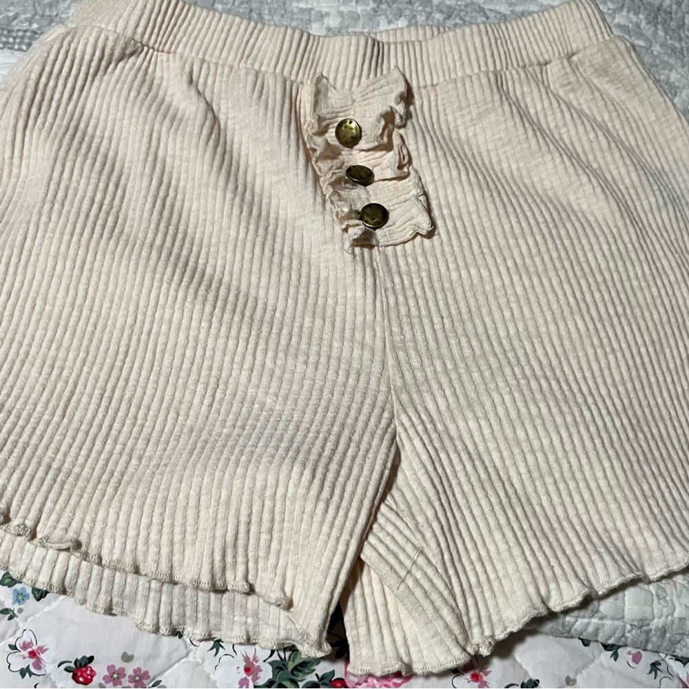 POL Cream Ribbed Women's Shorts
